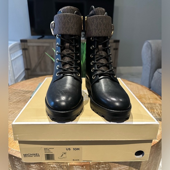 NWT MICHAEL Michael Kors Womens RORY MK Signature Lace Up Booties Black Size 10 - Picture 2 of 10